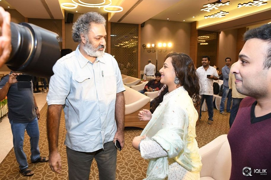 100-Days-of-Love-Movie-Audio-Launch